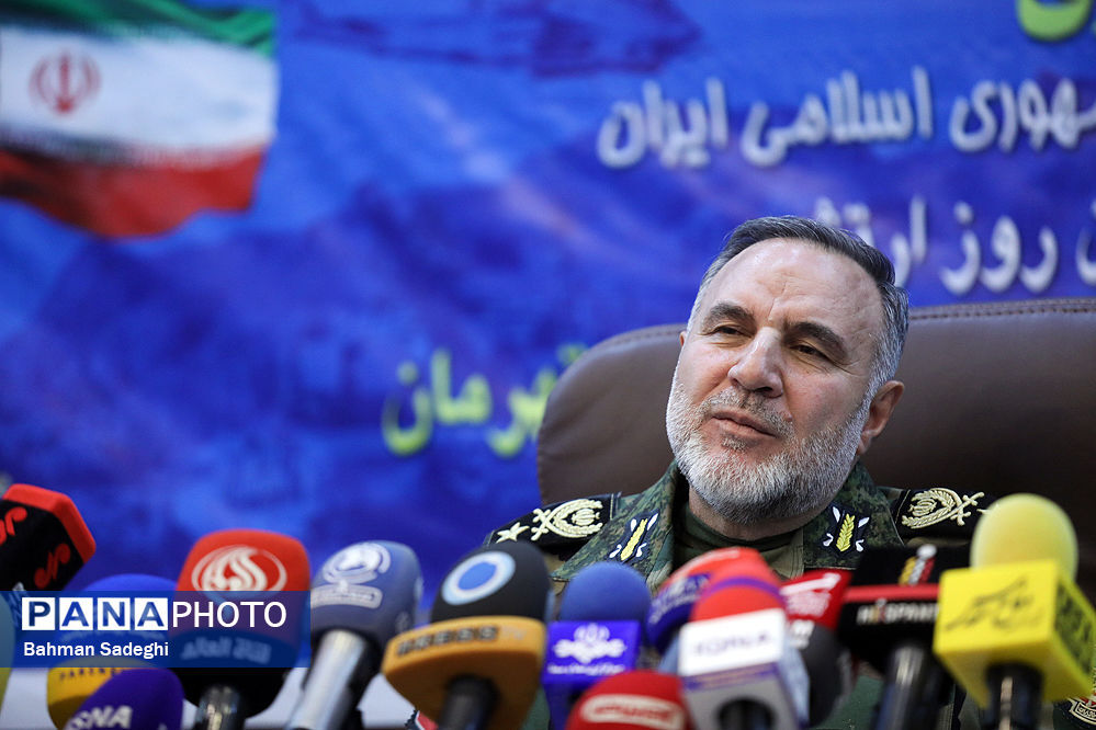 فرمانده نیروی زمینی ارتش: انسداد مرزهای شرقی به روش هوشمند در حال انجام است
