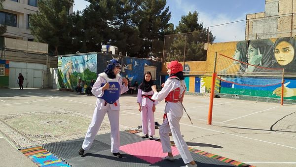 المپیاد ورزشی درون مدرسه ای در دبیرستان پیرایش یک