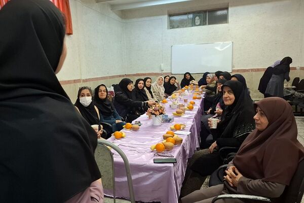 جلسه شورای دبیران در مدرسه جوادالائمه بهارستان ۲