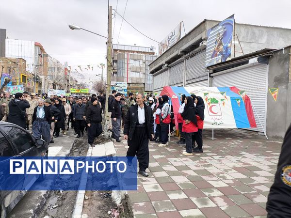 شکوه حضور مردم بانه در راهپیمایی 22 بهمن