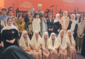 برگزاری آیین مشاعره در باغ کتاب تهران