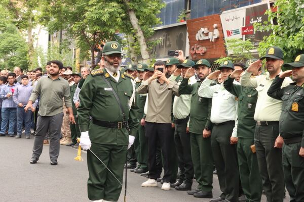 مراسم تشییع پیکر معلم شهید حجت‌الله یوسفیه با حضور باشکوه مردم شهرستان ورامین 