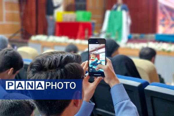 آیین تجلیل از برگزیدگان مسابقات قرآن و عترت بسیج قرچک