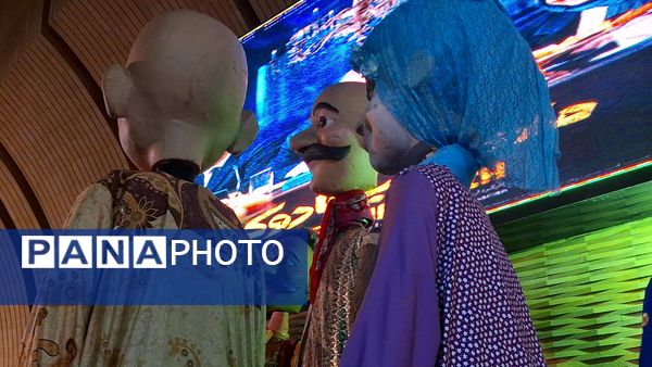 کارناوال عروسکی جشنواره فیلم‌های کودکان و نوجوانان در چهارباغ اصفهان 