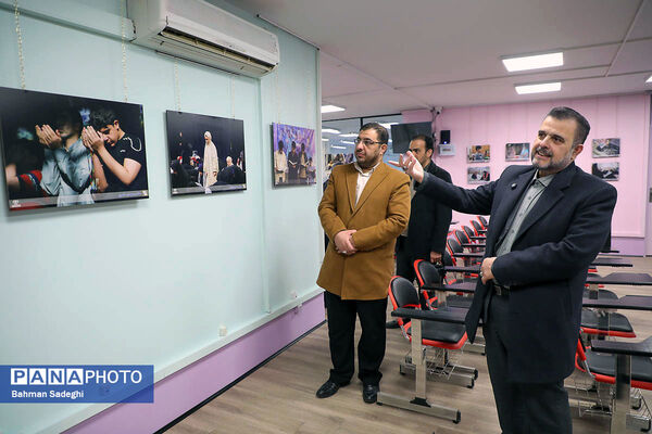 بازدید دبیر کمیسیون توسعه آموزش عمومی قرآن از نمایشگاه نوراوی اعتکاف