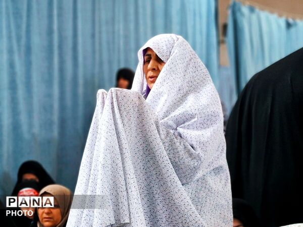 اقامه نمازجمعه با حضور فرهنگیان و دانش‌آموزان در گلوگاه