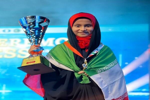 ما دانش آموزان پشت سنگر نیمکت مدرسه منتقم خون شهدای دانش آموز میناب هستیم