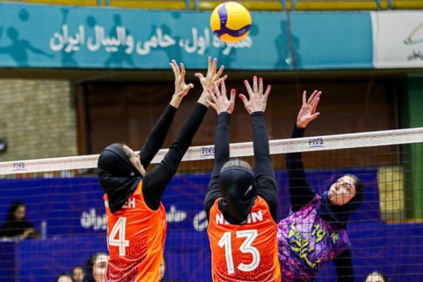 گزارش افتتاحیه لیگ کانون‌های زیر ۲۰ سال والیبال دختران کشور در اراک