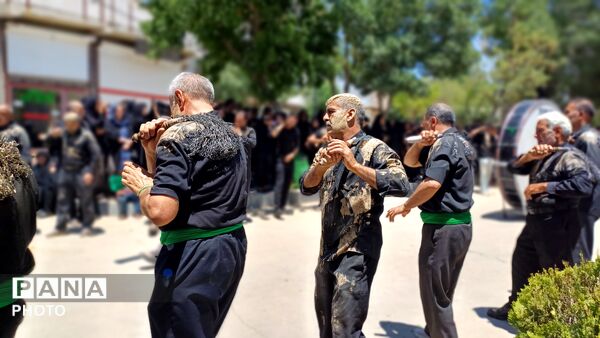 دمق به رنگ عاشورا