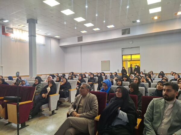 آیین تجلیل پایه گذاران مهر و امید در ناحیه۶ مشهد