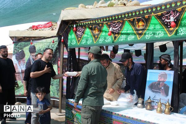 همدلی فاروج در مسیر بازگشت زائران؛ موکب‌های خدمت‌رسانی تا آخرین لحظه پای کار بودند