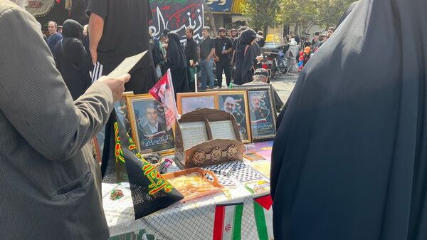 جاماندگان اربعین در خیابان ۱۷ شهریور هم‌قدم با زائران کربلا