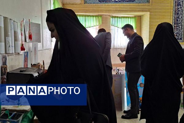 بازدید مسئولان آموزشی مقطع ابتدایی از طرح جابر بن حیان در دبستان ایمان