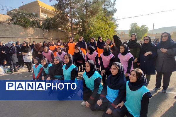 به‌مناسبت هفته بهداشت روان در دبیرستان فرشتگان ناحیه ۴شیراز 