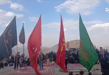 سجده‌ی جا ماندگان بر شانه کوهستان
