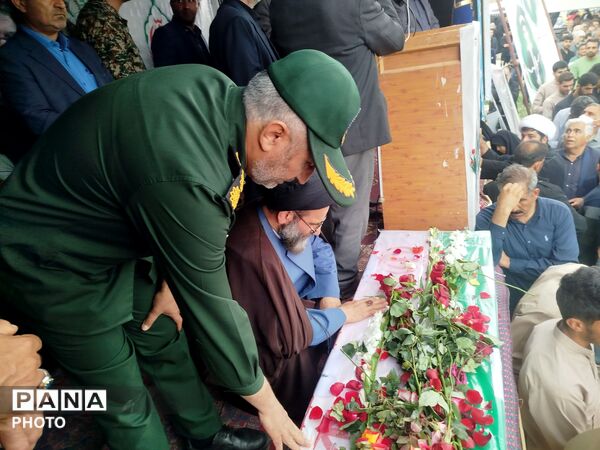 تشییع  و خاکسپاری دو برادر شهید دانش‌آموز در شهر مصیری رستم