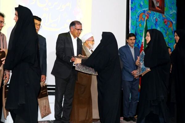 گرامیداشت هفته امور تربیتی در ابرکوه