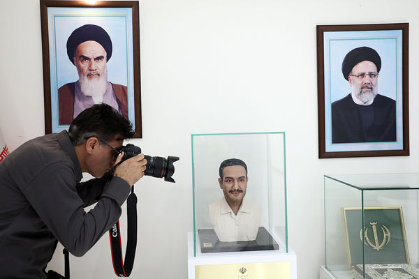 رونمایی از سردیس شهیدان رجایی و باهنر در دفتر وزیر آموزش و پرورش