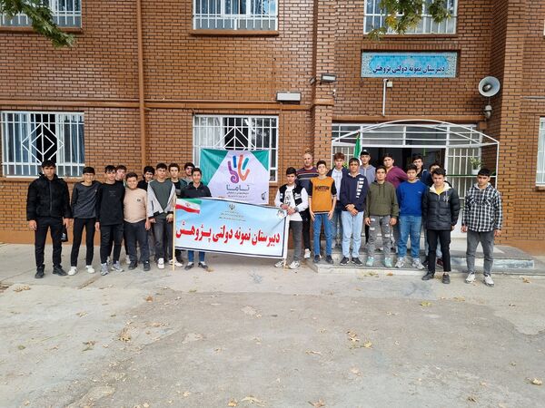 لیگ مدرسه‌ای بازی‌های تاما در دبیرستان نمونه دولتی پژوهش آشخانه 
