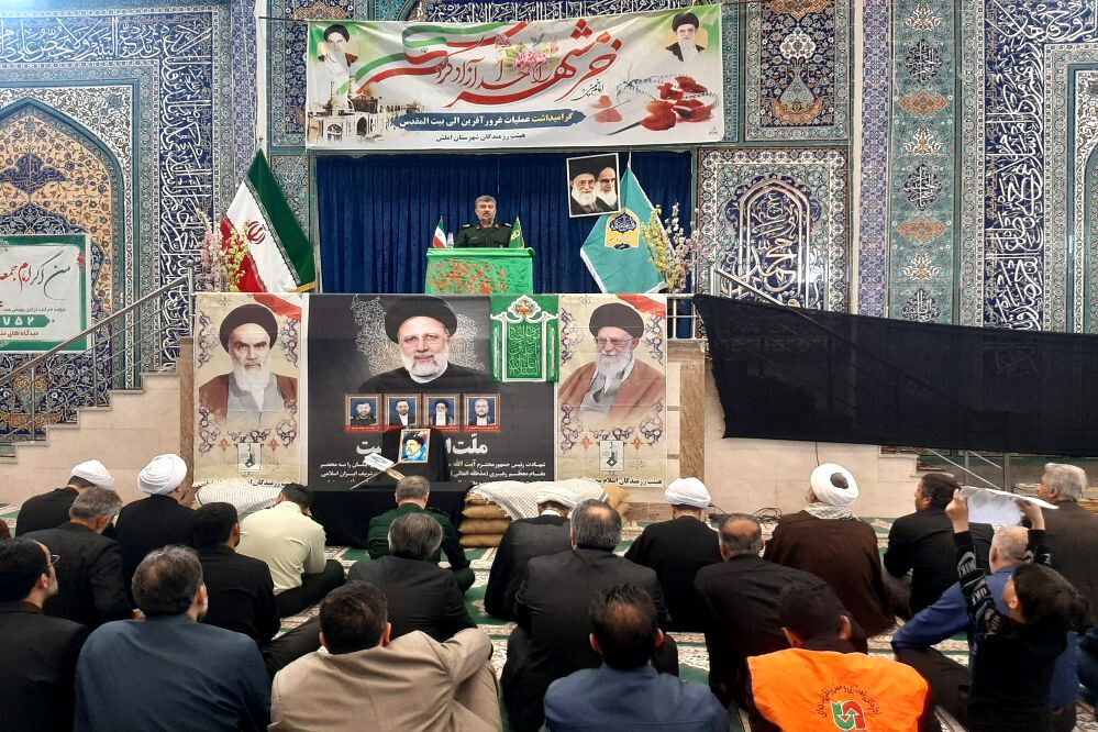 آیت الله رئیسی خدمتگزاری مخلص وصمیمی برای مردم بود