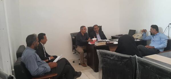 نشست مدیر آموزش و پرورش ناحیه یک بندرعباس با بخشدار و دهیاران بخش شمیل