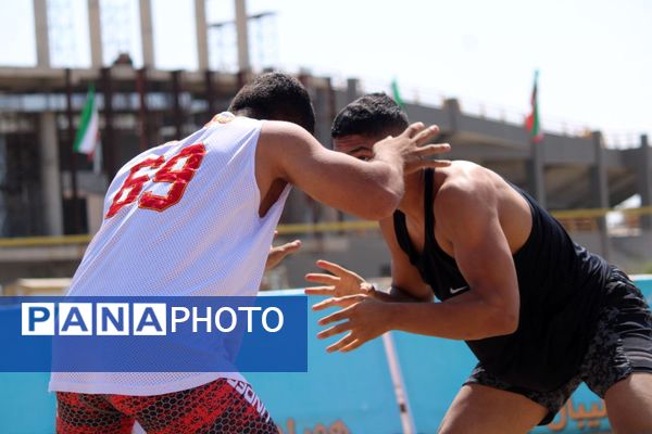 مسابقات کشوری انتخابی تیم ملی کُشتی ساحلی در بناب