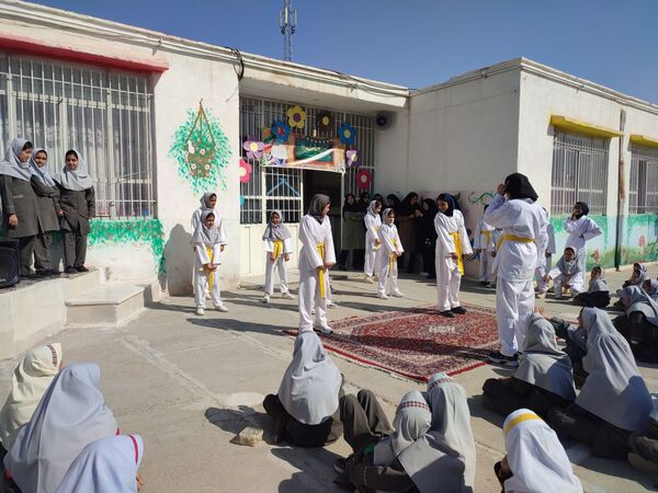 جشن پویایی و تندرستی در فدافن؛ المپیاد ورزشی مدرسه شهید نجفی به راه افتاد