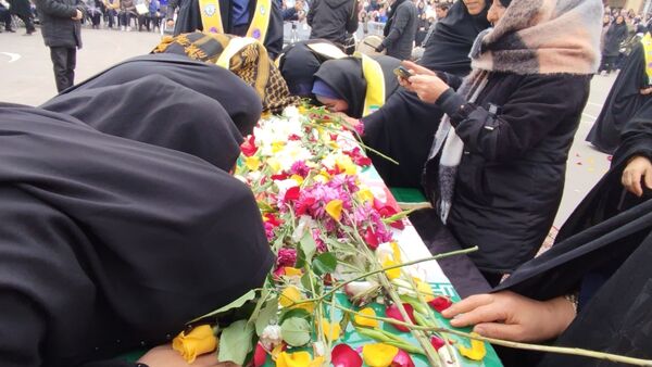 وداع با شهید گمنام در دبیرستان بی بی سلطنت قفلی ناحیه  مشهد مقدس