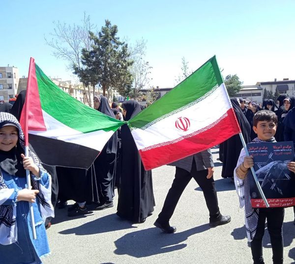 خروش مردم روزه‌دار و انقلابی ملارد در راهپیمایی روز قدس 