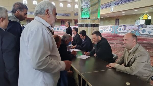 میز خدمت مدیریت آموزش و پرورش اسلامشهر در مصلی نماز جمعه اسلامشهر