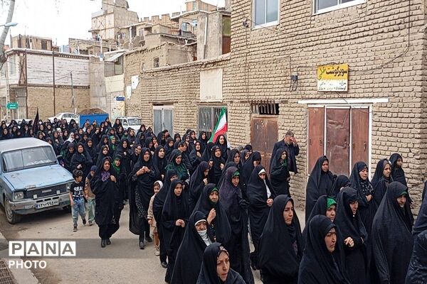 حضورخودجوش مردم سادات شهر بار به مناسبت شهادت حضرت آیت الله خامنه ای 
