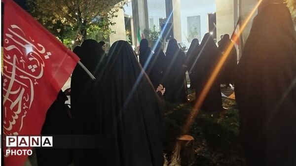 تجمعات شبانه با حضور ایثارگران و جمعی از رزمندگان در مزار شهید گمنام شهر نیم ور