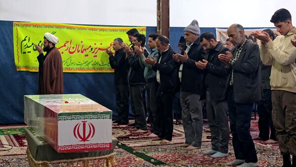 پذیرایی از مهمانی ویژه شهرستان بهاباد؛ شهید گمنام