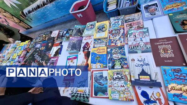 هفته کتاب و کتابخوانی در دبیرستان بهار آزادی قائمشهر