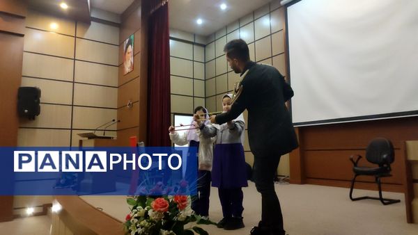  تقدیر از معاونان، مربیان پرورشی و مشاوران مدارس رباط‌کریم 