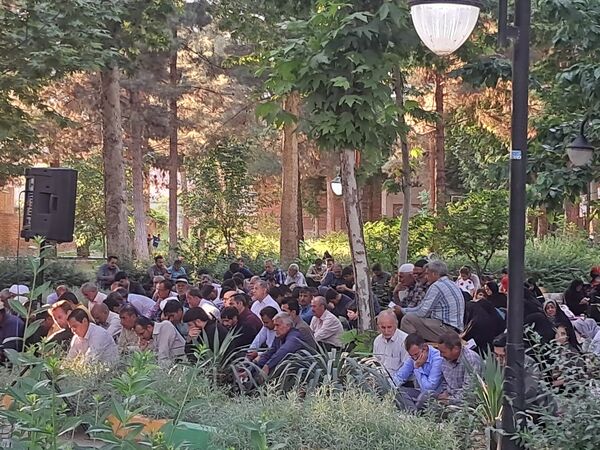 مراسم دعای عرفه درجوار شهدای گمنام پارک وحدت شهرستان آشخانه