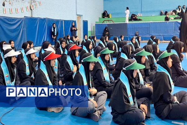 یاوران انقلاب؛روشنای مسیر نوجوانان امروز