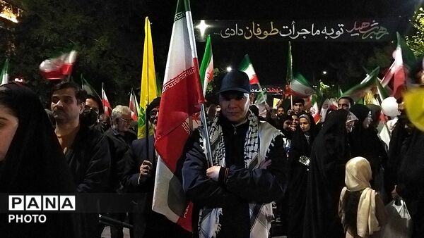 دختران نیشابوری در صف اول تجمعات-۳