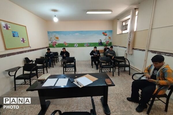 حضور پرشور دانش‌آموزان شهید احمدی روشن در مسابقات قرآن، عترت و نماز پیشوا