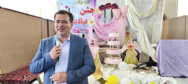 شروع قصه بندگی با دست های کوچک