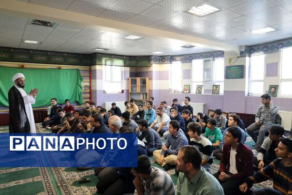 حضور پرشور دختران و پسران شهریار در روز استکبار ستیزی