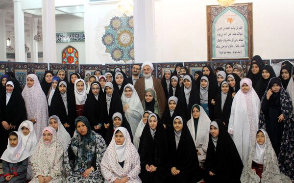 تجمع معنوی مادران و دختران در مصلی رشت