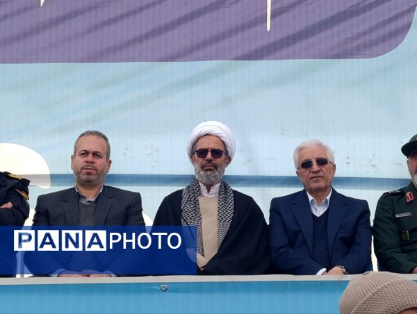 حضور چشمگیر مردم بجنورد در راهپیمایی ۲۲ بهمن