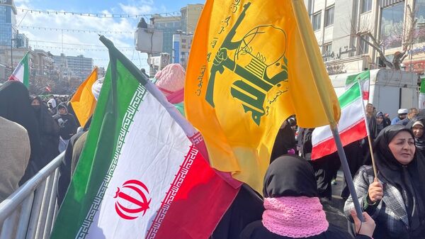 حضور پرشور کودکان در راهپیمایی ۲۲ بهمن