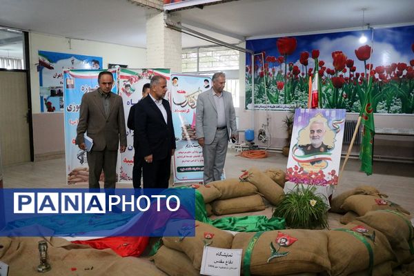 تجلیل مدیرکل آموزش و پرورش آذربایجان غربی از دانش‌آموز سخنران در نشست با رئیس جمهور