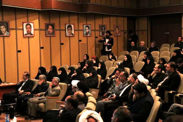 همایش ادبی هنری «مزد خدمت» در قم