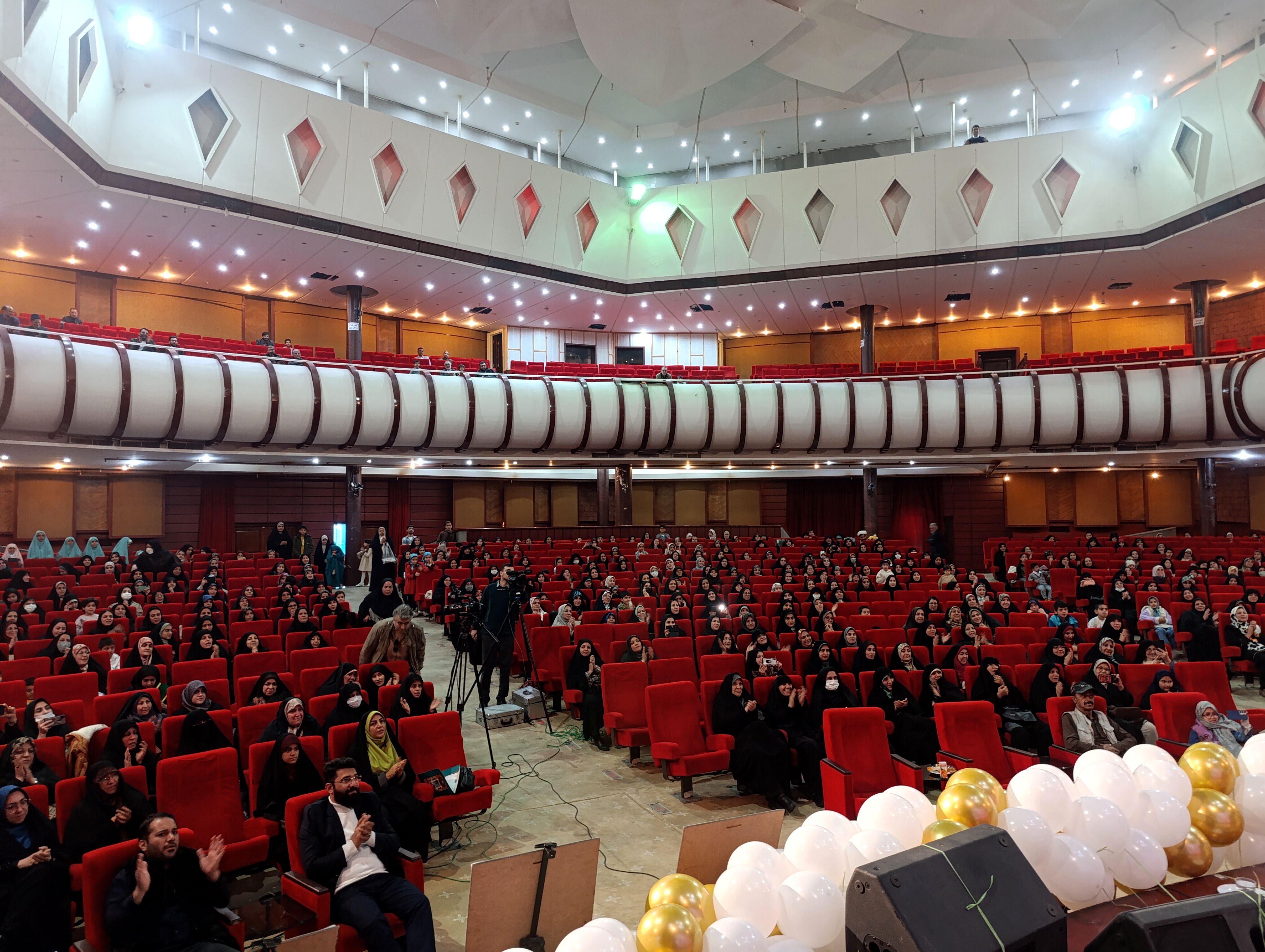 جشن بزرگ روز مادر در سالن همایش صداوسیمای خراسان رضوی 