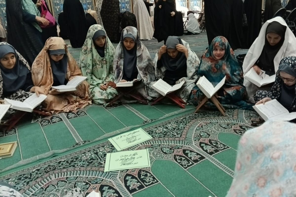 ماه مبارک رمضان، فرصتی برای منور شدن قلوب به نور قرآن