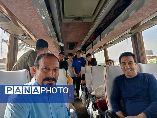 آغاز اردوی آموزشی دانش آموزان برتر دبیرستان نمونه آیت‌الله خامنه‌ای به مقصد تهران