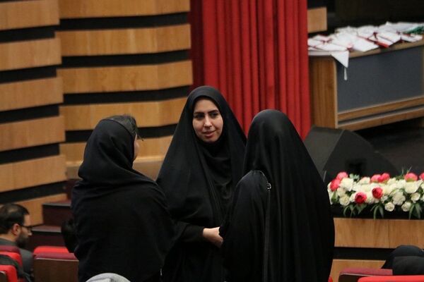 تقدیر از دانش‌آموزان برتر حوزه فرهنگی و هنری در آموزش و پرورش ناحیه یک شهرری
